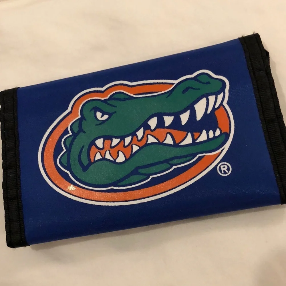 GATOR 🐊 NYLON TRIFOLD WALLET NWOT